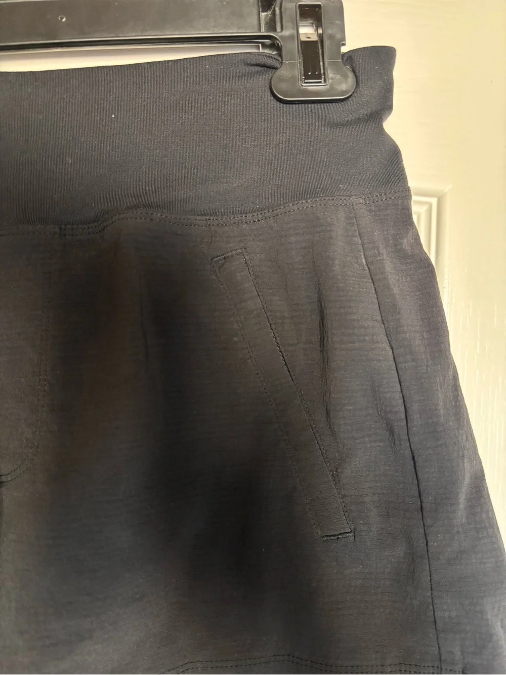 Athleta Trekkie North Shorts Black Size 4 athlesuire pull on